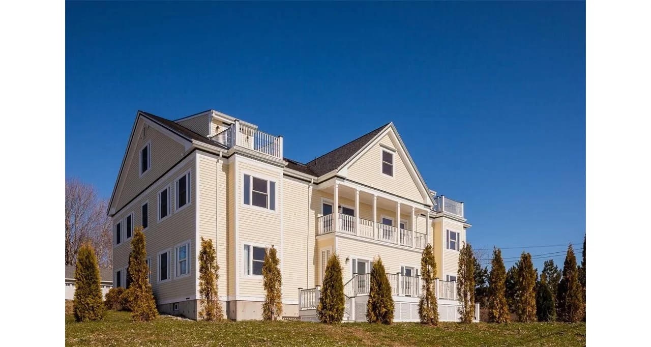 Home For Sale – 220 Camden Street, Unit #4, Rockland, Maine 04841