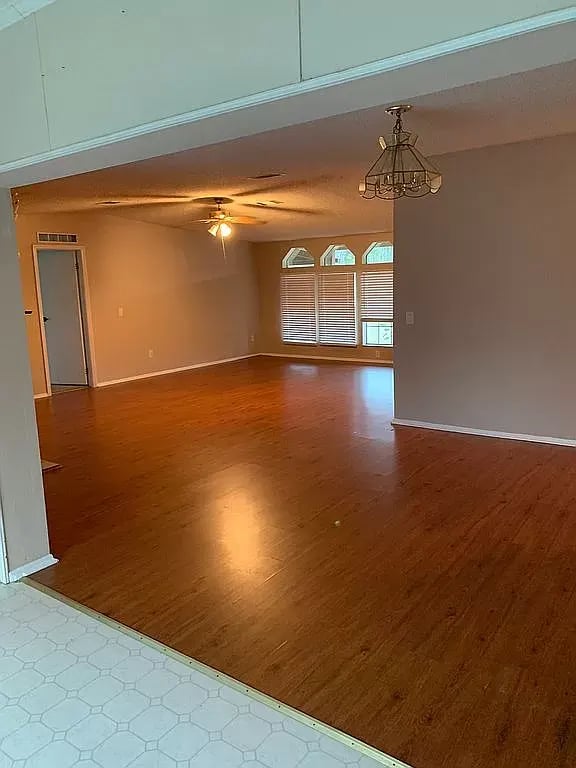 10711 VICKERY
