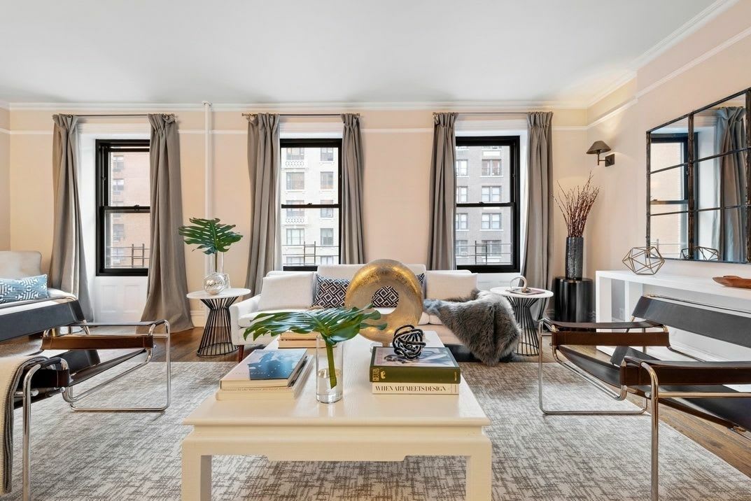 61 E 86th Street Unit: 64