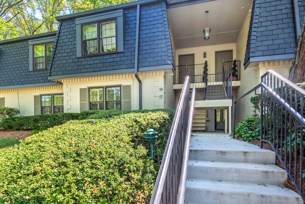 17 Glenald Way NW #17