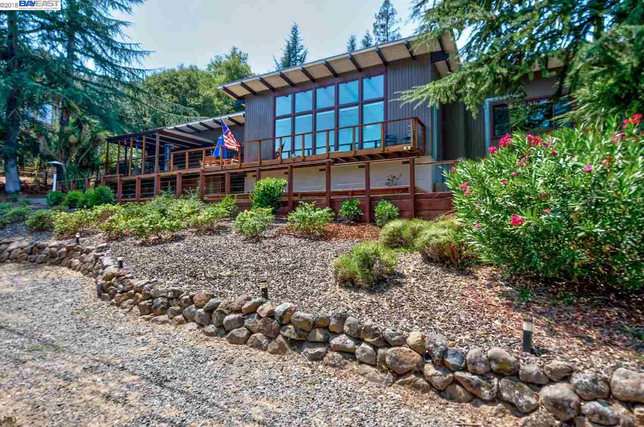 49 Upper Golf Rd
