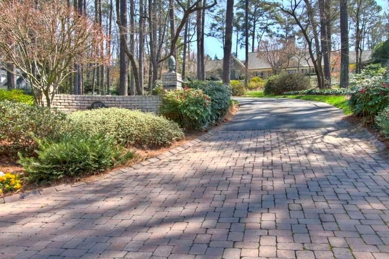 857 Fairfield Rd