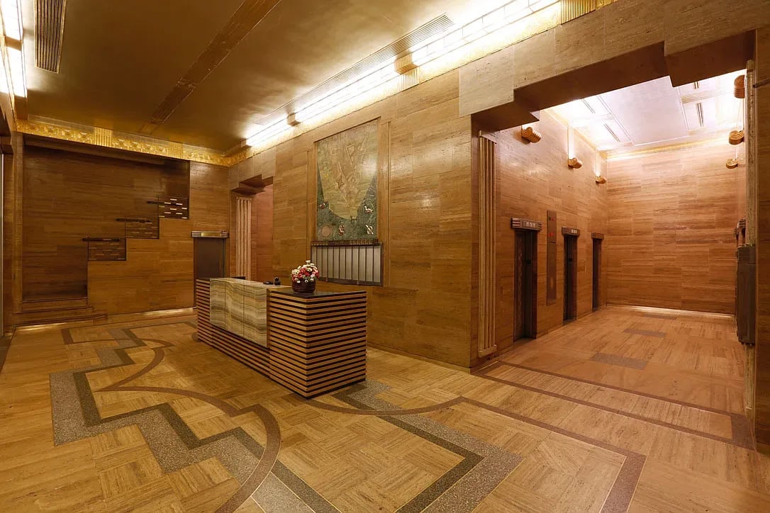 30 W 61st St APT 21C