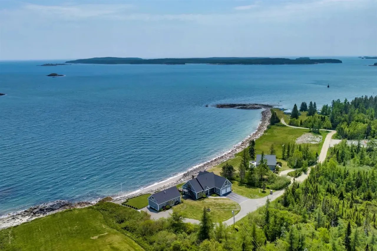 Sea Duck Cottage: Your Exclusive Luxury Rental in Jonesport, Maine