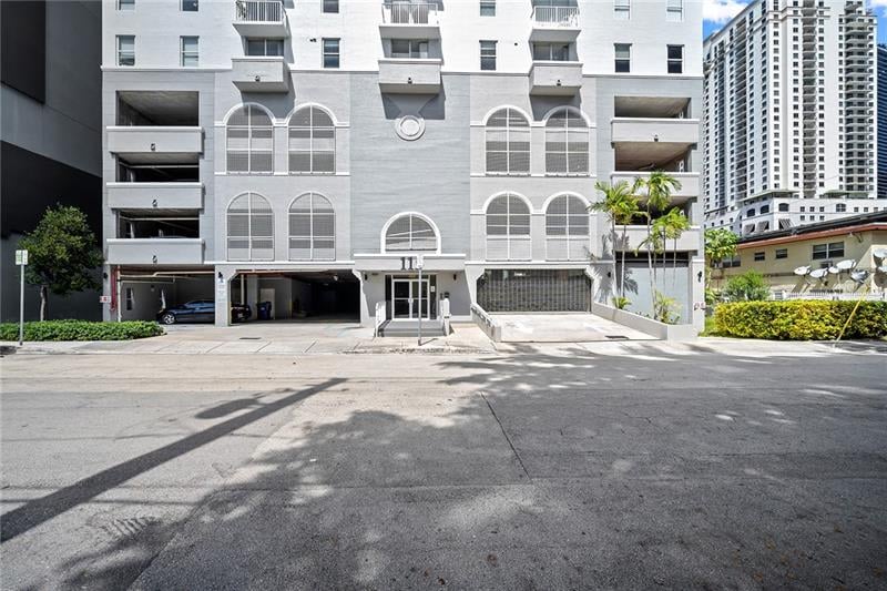 115 SW 11th St Unit #502
