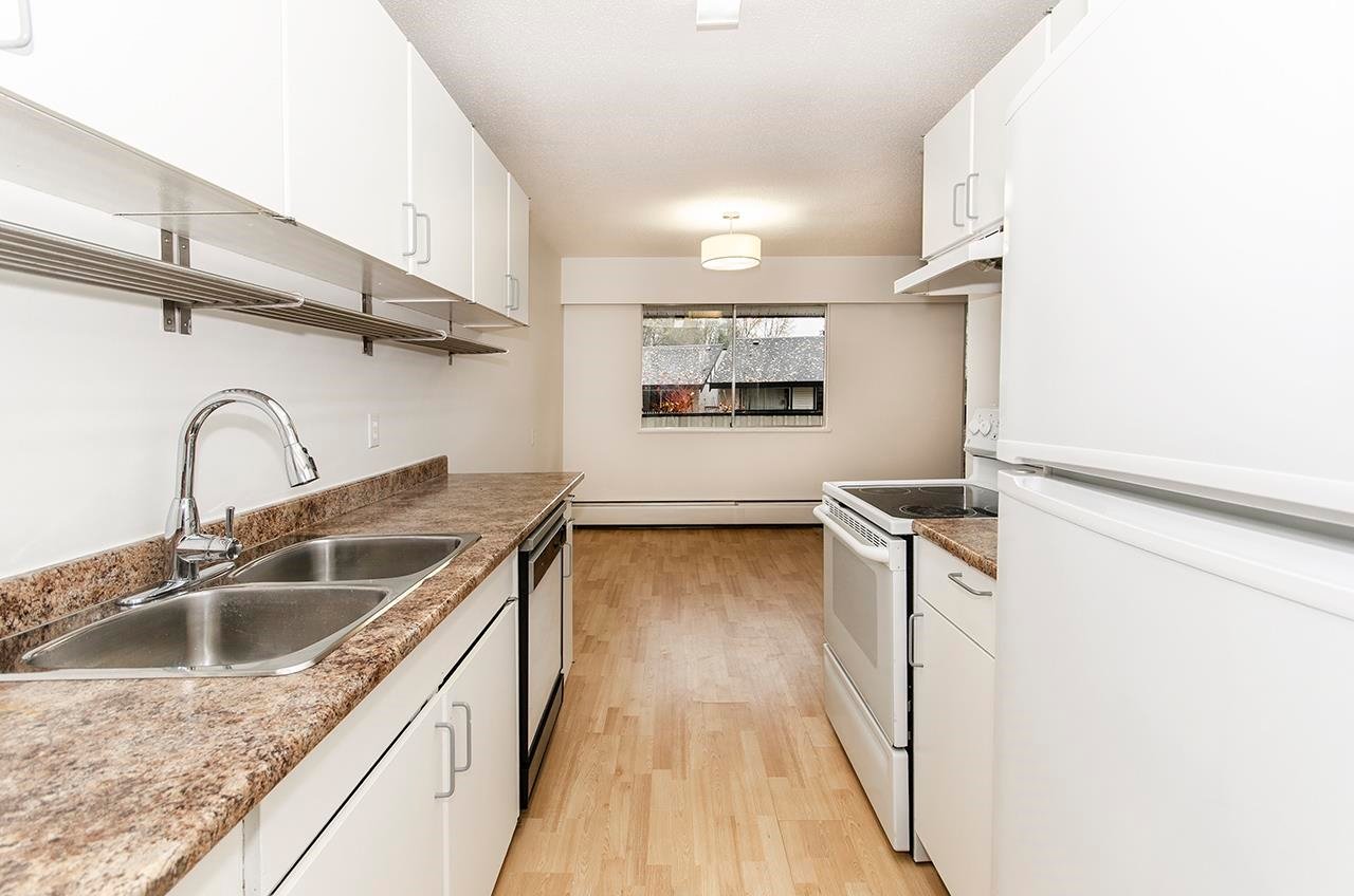 61-928 Premier St