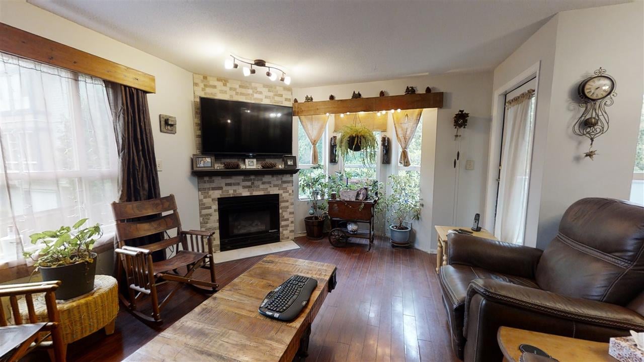 205-13955 Laurel Dr