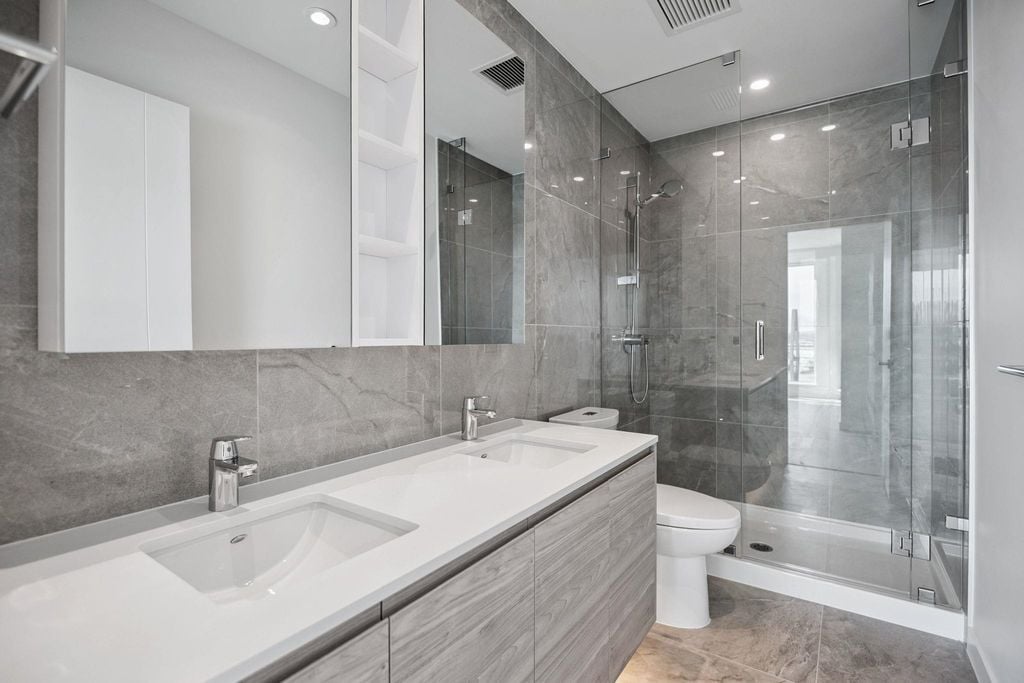 660 Quayside Drive 2401, New Westminster
