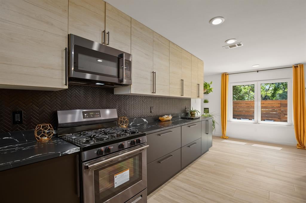 12309 Antoinette Pl