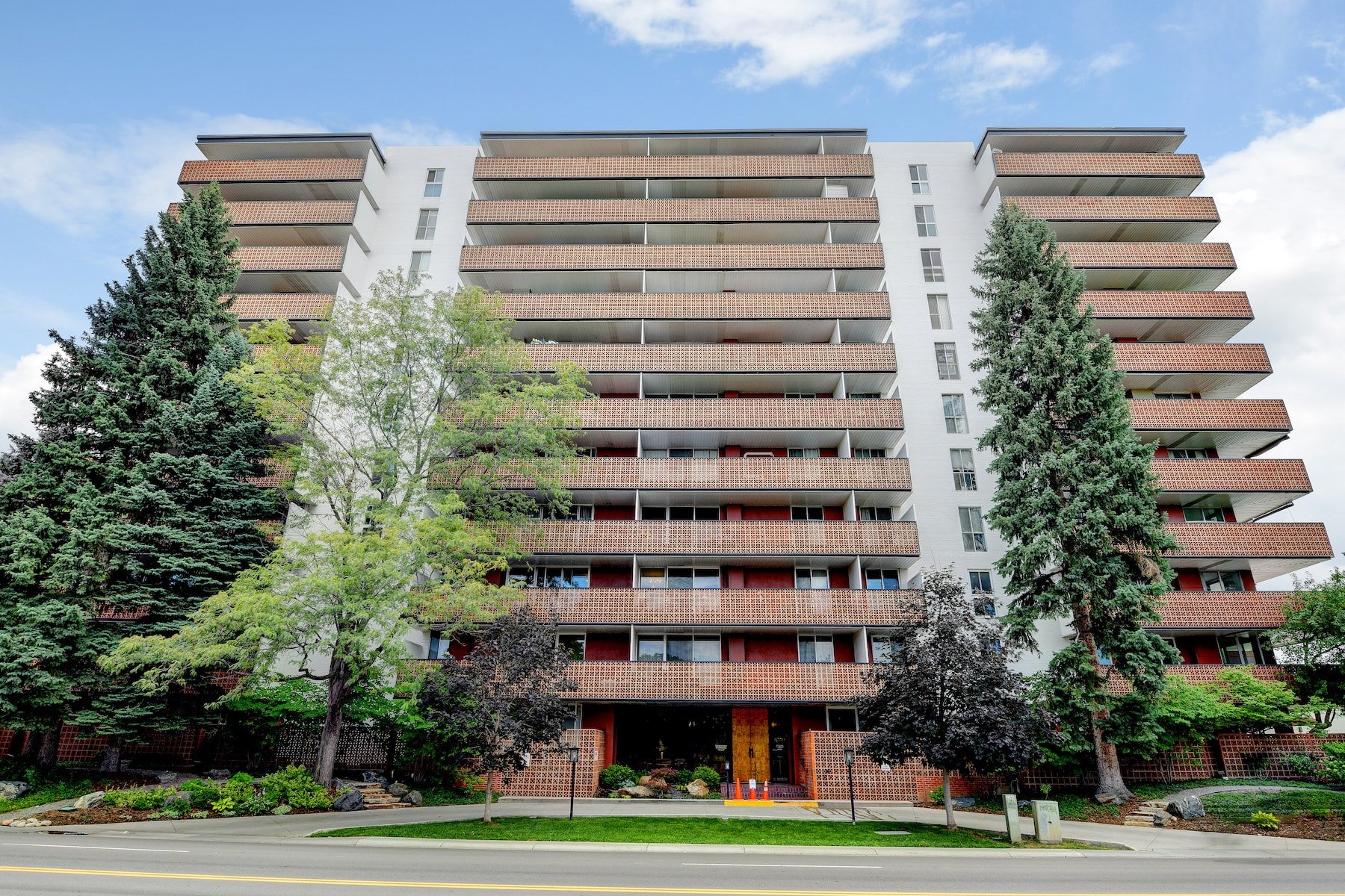 4570 E Yale Avenue #301