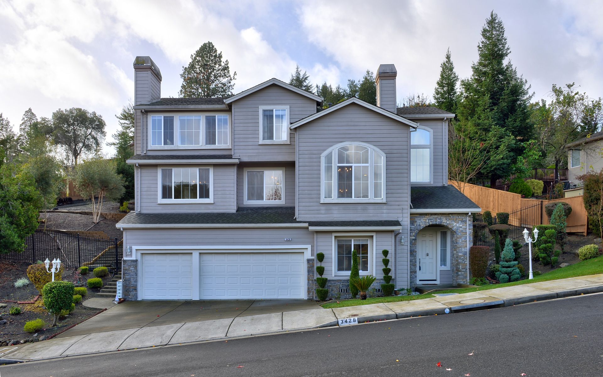 3428 Lake Park Ct