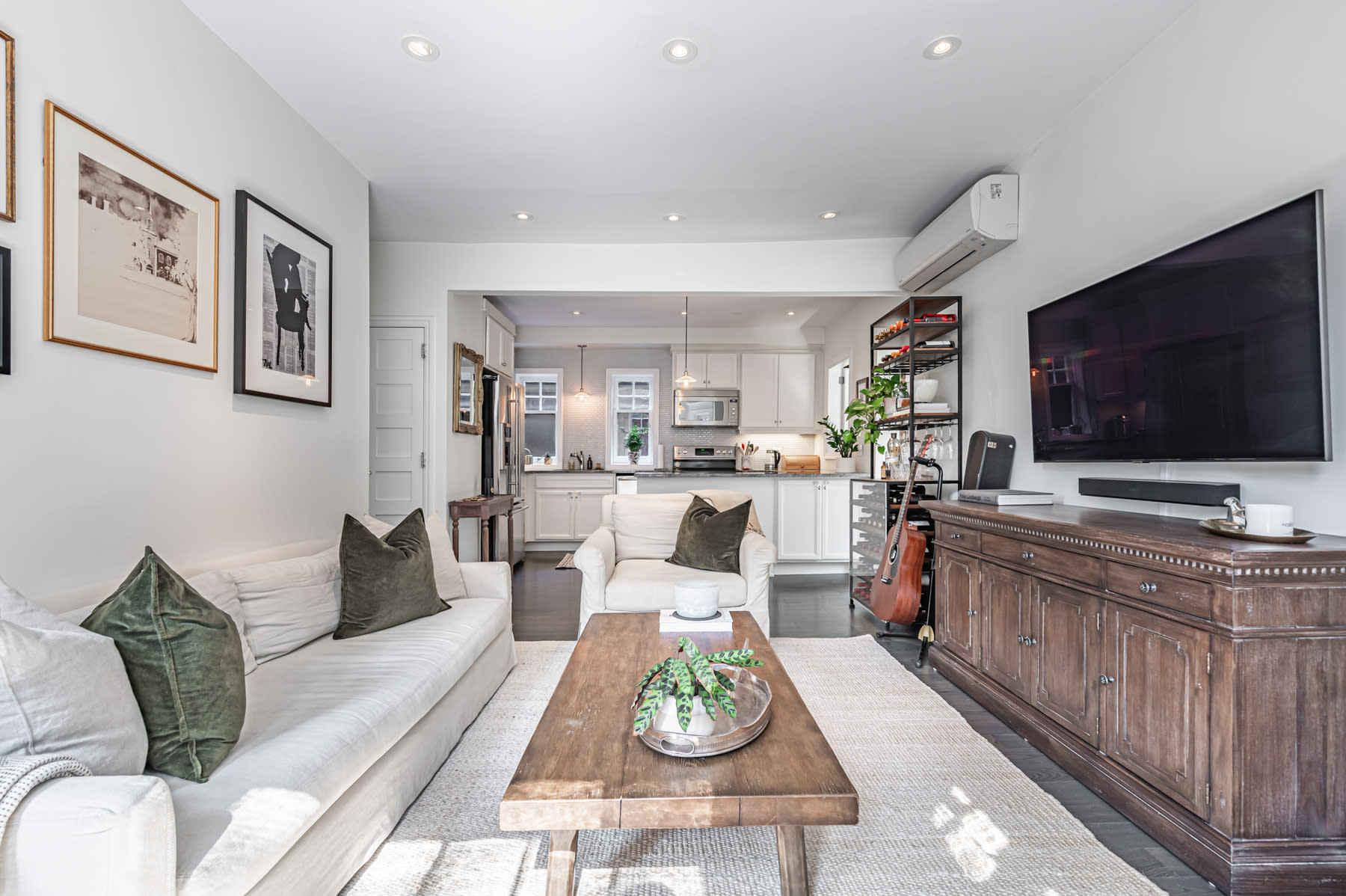 18 Castle Frank Cres
