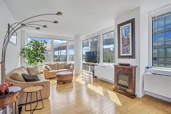 415 Main Street Unit: 4C