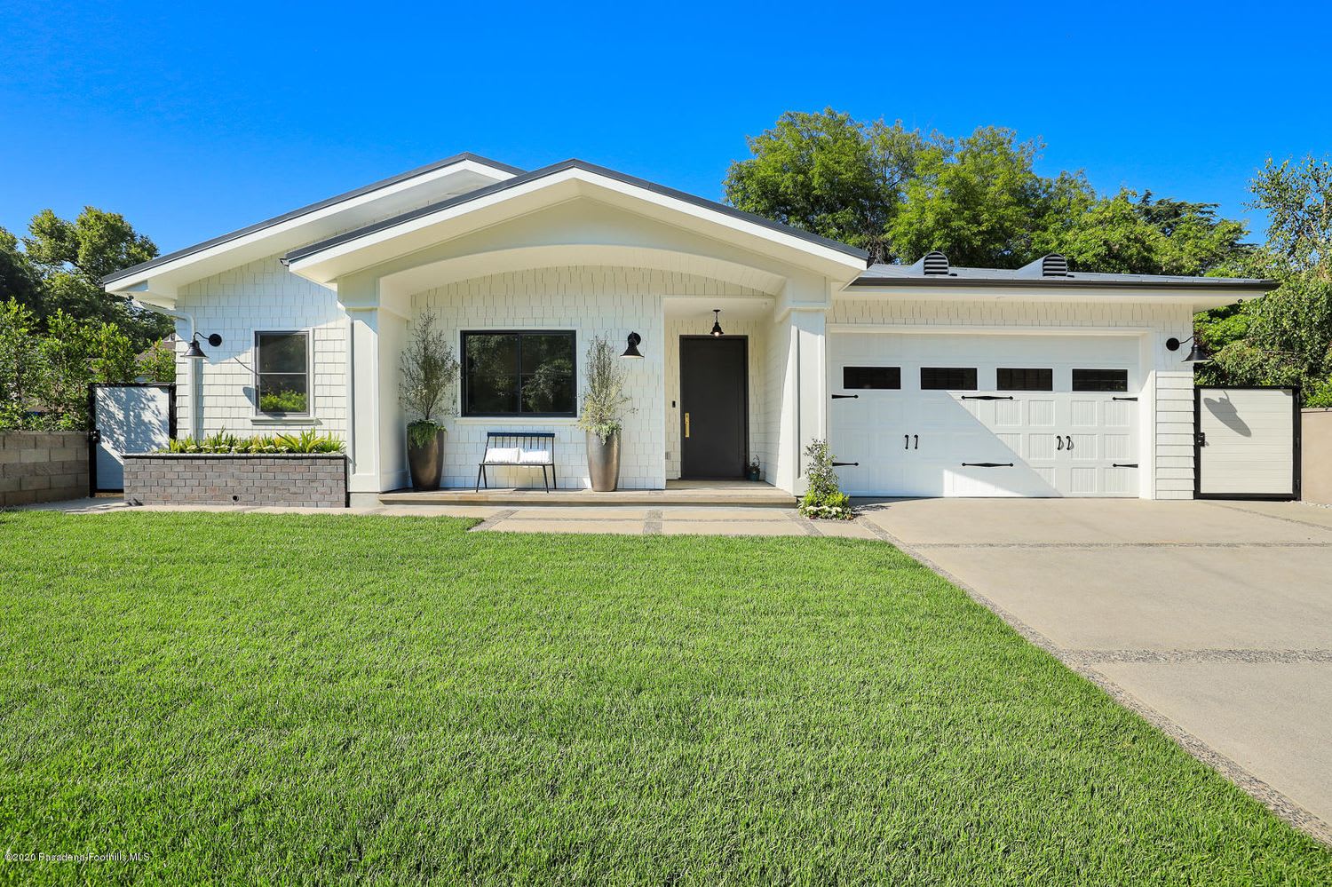 217 Lamour Dr
