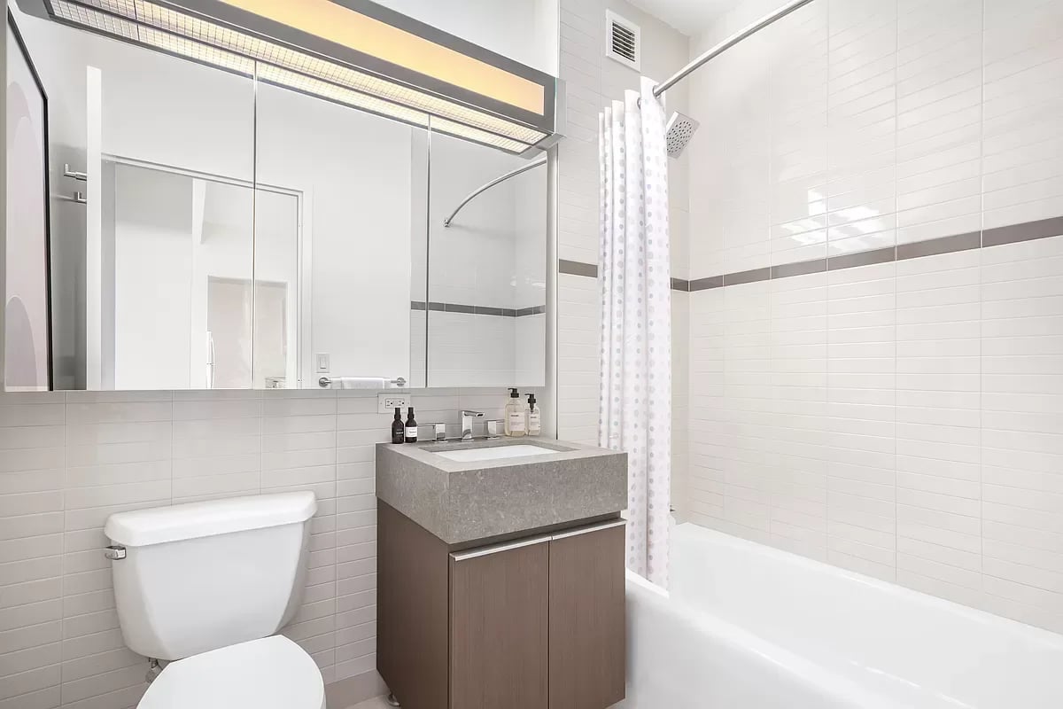 21 W St #10H