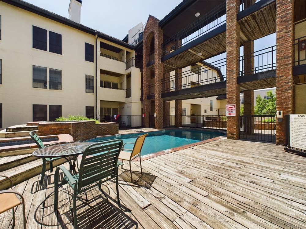 3001 Cedar St, #111