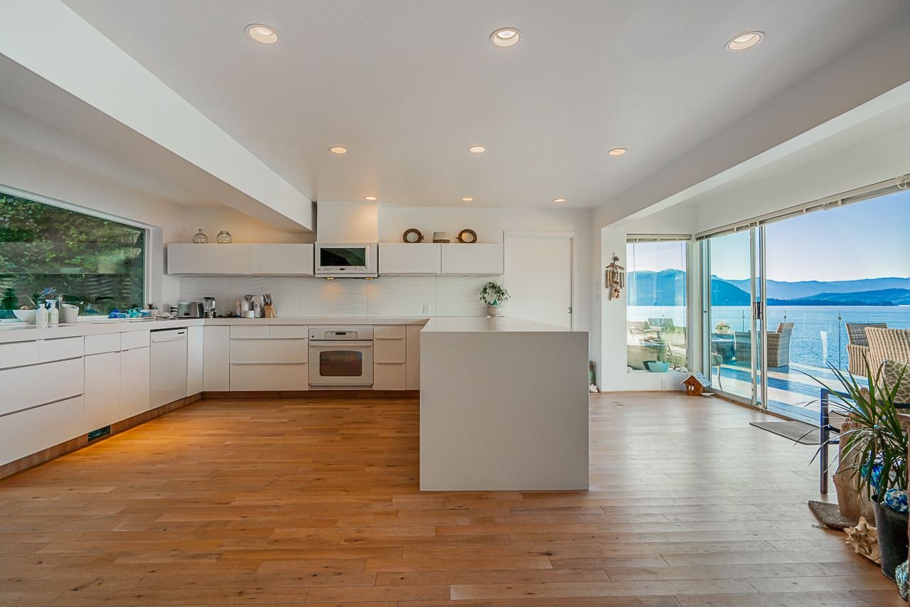8235 Pasco Rd