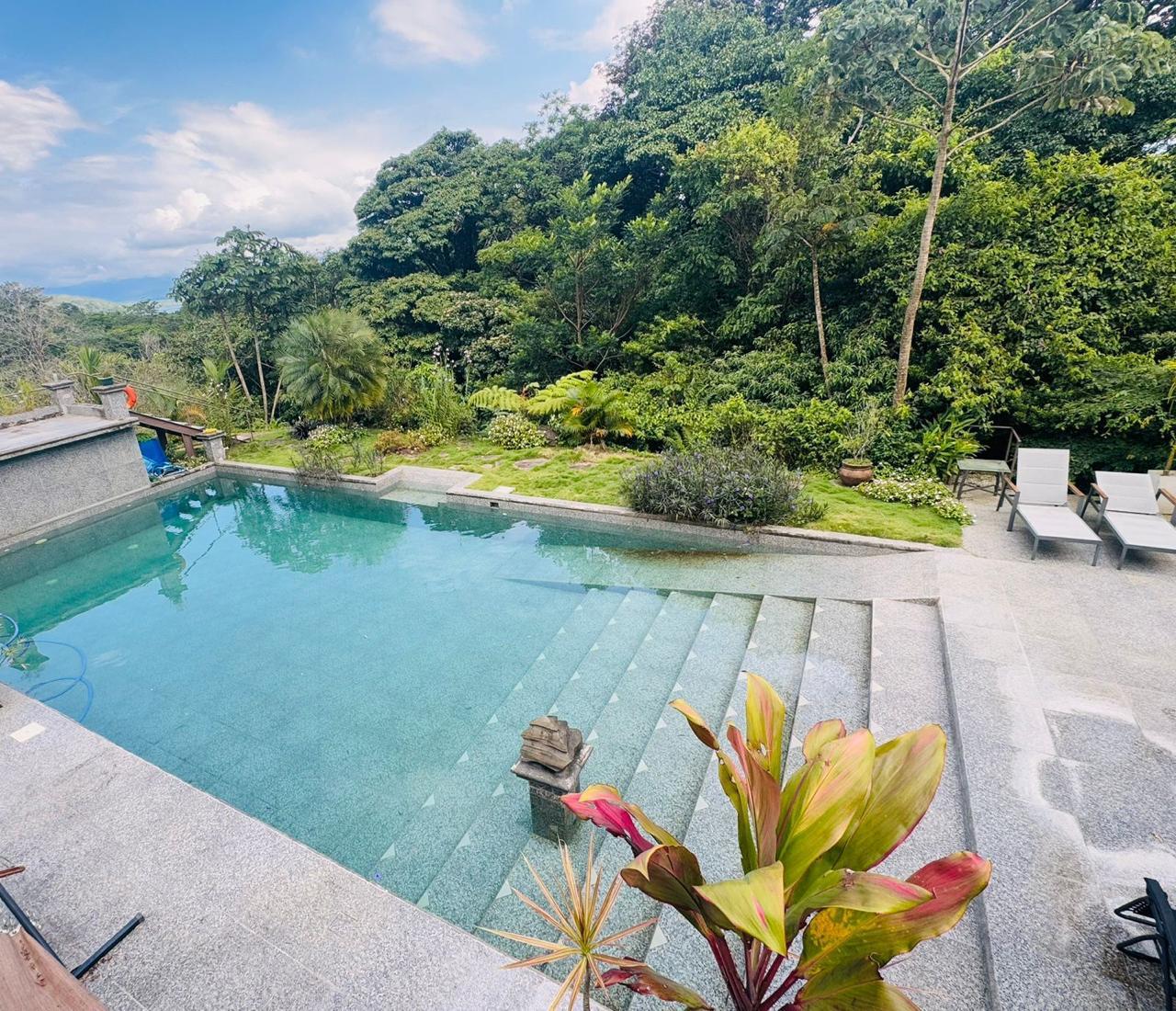 Luxury Lakefront Villa Guesthouse, Lake Arenal, Alajuela