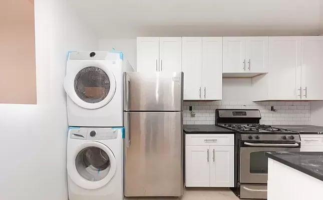 191 Grand Street Unit: 3