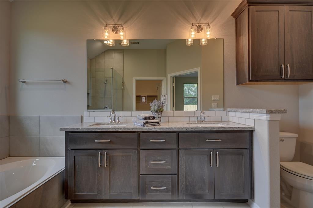 42 Briarwood Lane Bellville, Tx 77418