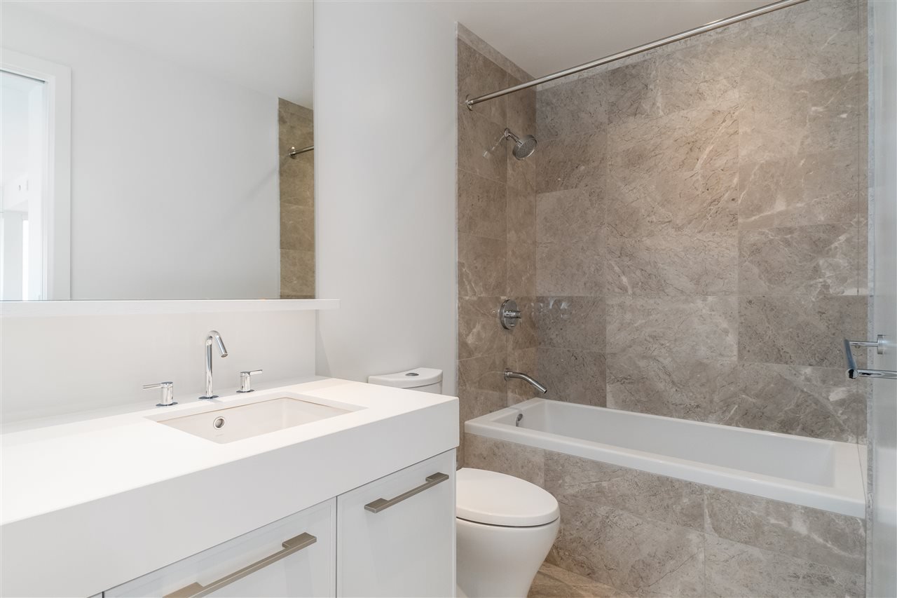 205-3230 Connaught Cres