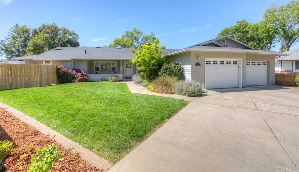 6 Via Flora Court