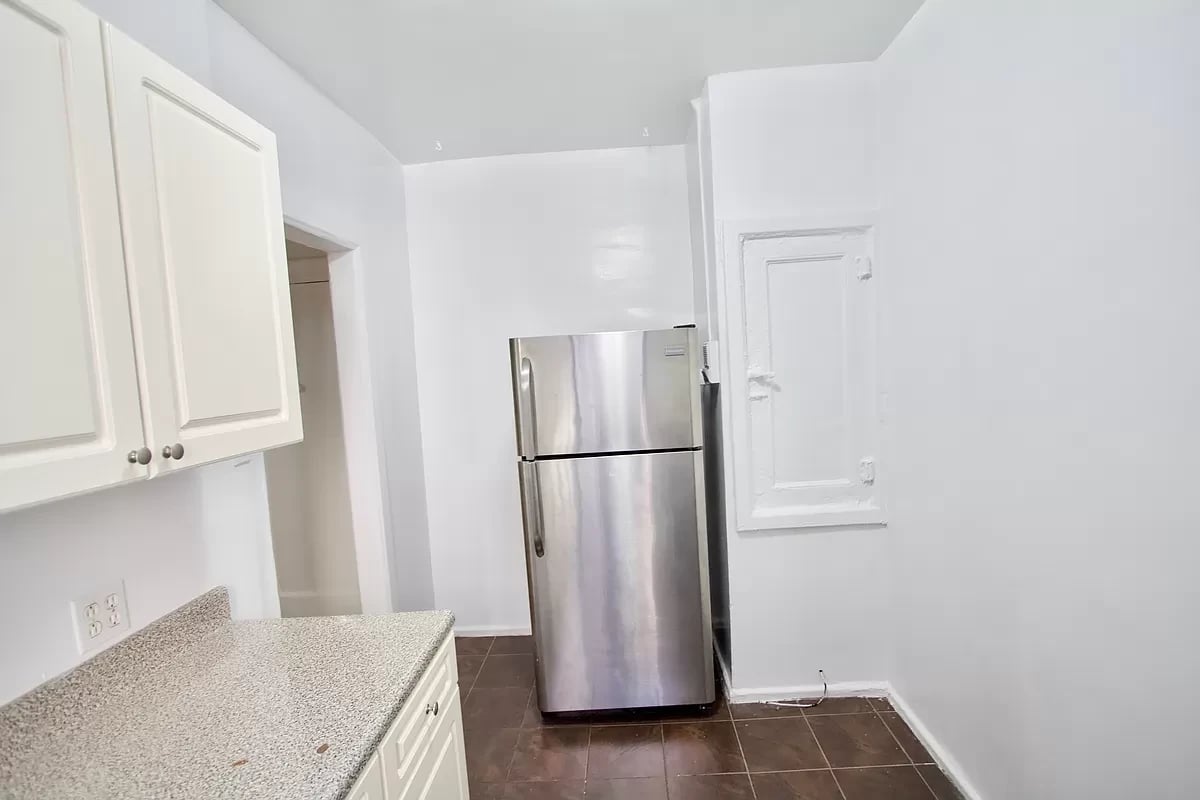 501 West 189th Street Unit: 2A