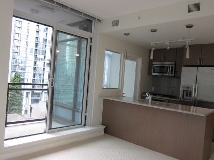 802-1211 Melville St