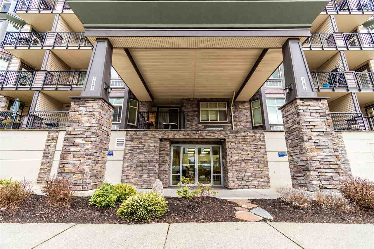 104-45893 Chesterfield Ave