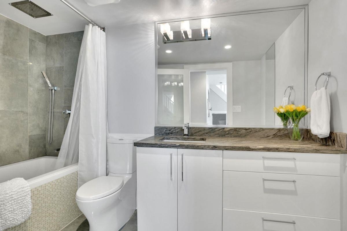 303-1702 Chesterfield Avenue, North Vancouver