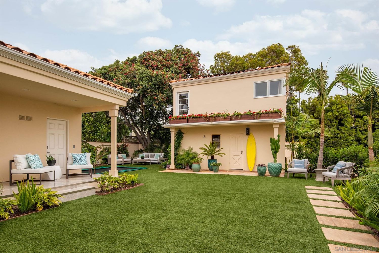 6331 Camino De La Costa