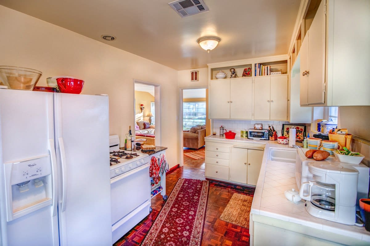 5738 Irvine Ave Valley Village, CA
