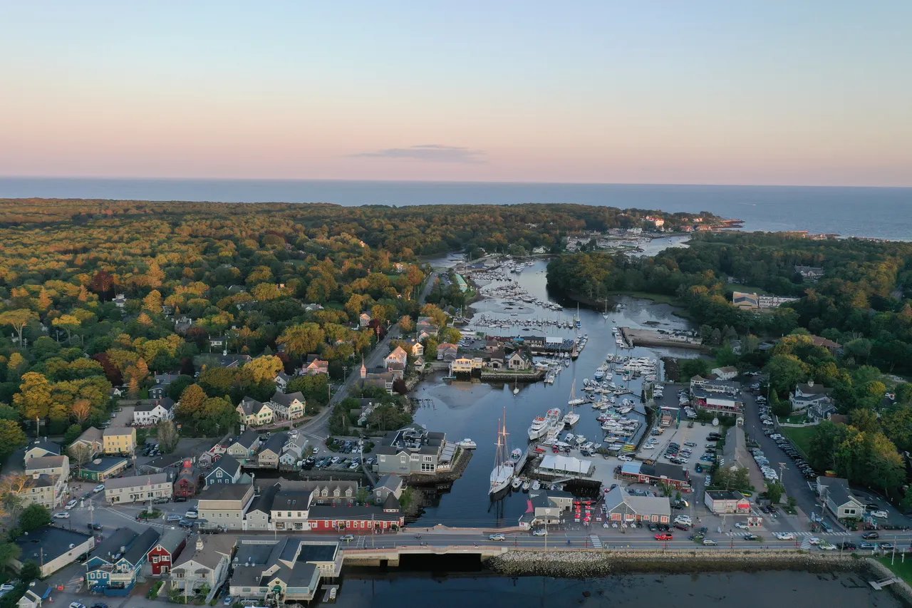 Explore the Kennebunks: Kennebunk and Kennebunkport Coastal Living