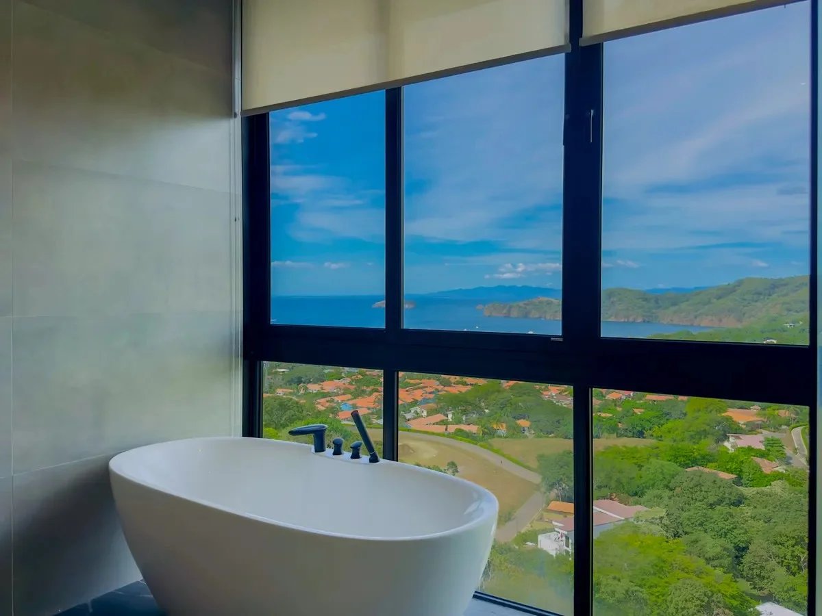 Elevated Infinity Pool Home, Papagayo, Guanacaste