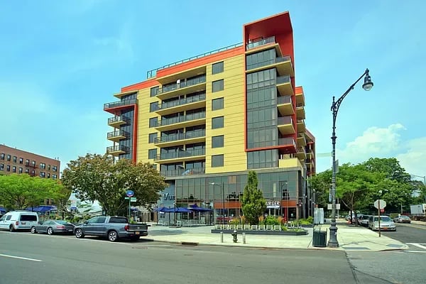 1809 Emmons Ave Unit: 3C