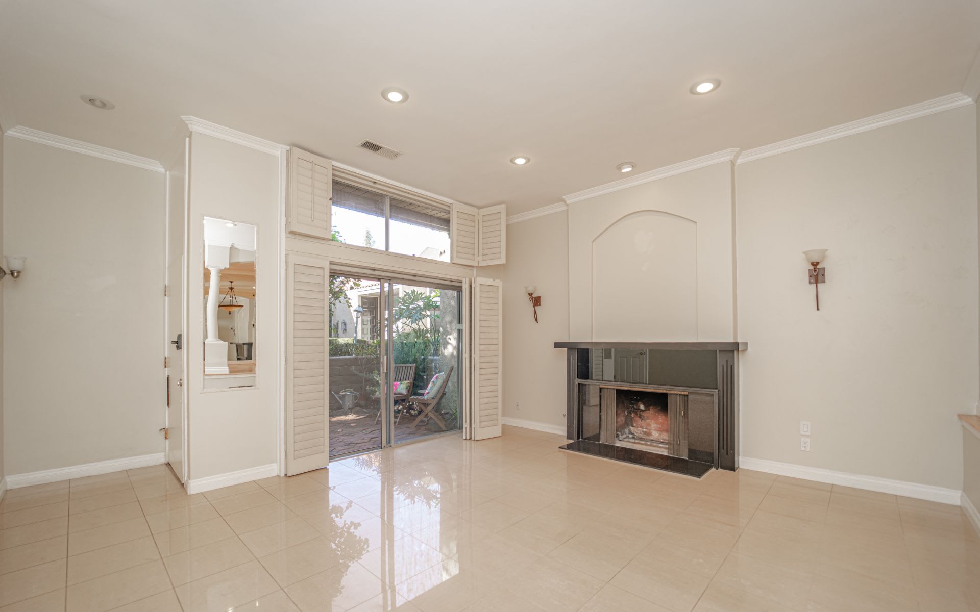 1070 Palo Verde Avenue