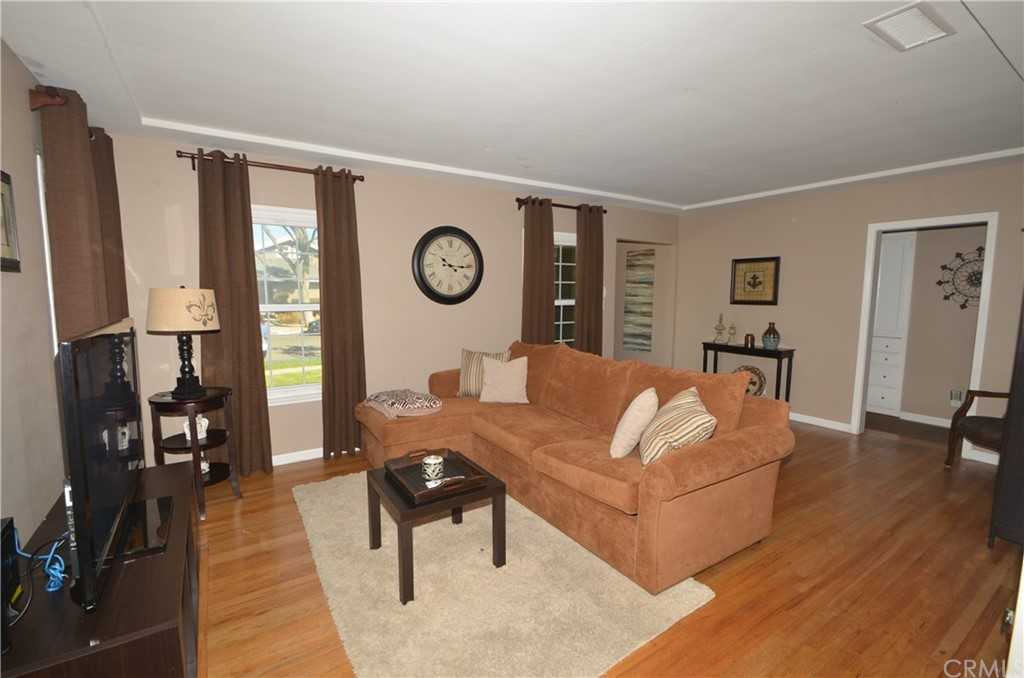 5456 W 118th Place