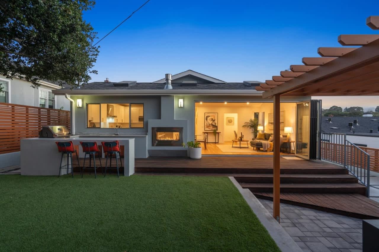 926 Laguna Ave