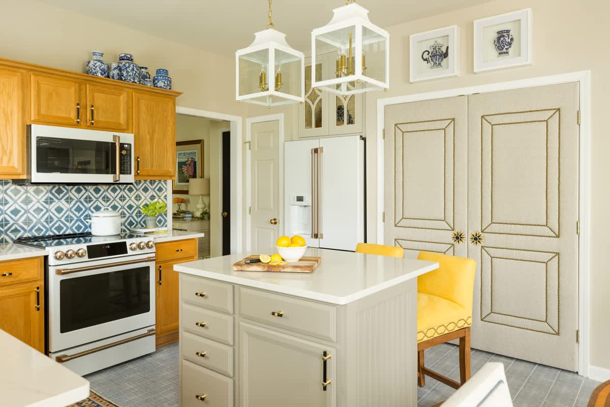 House Tour: Contrasting Colors