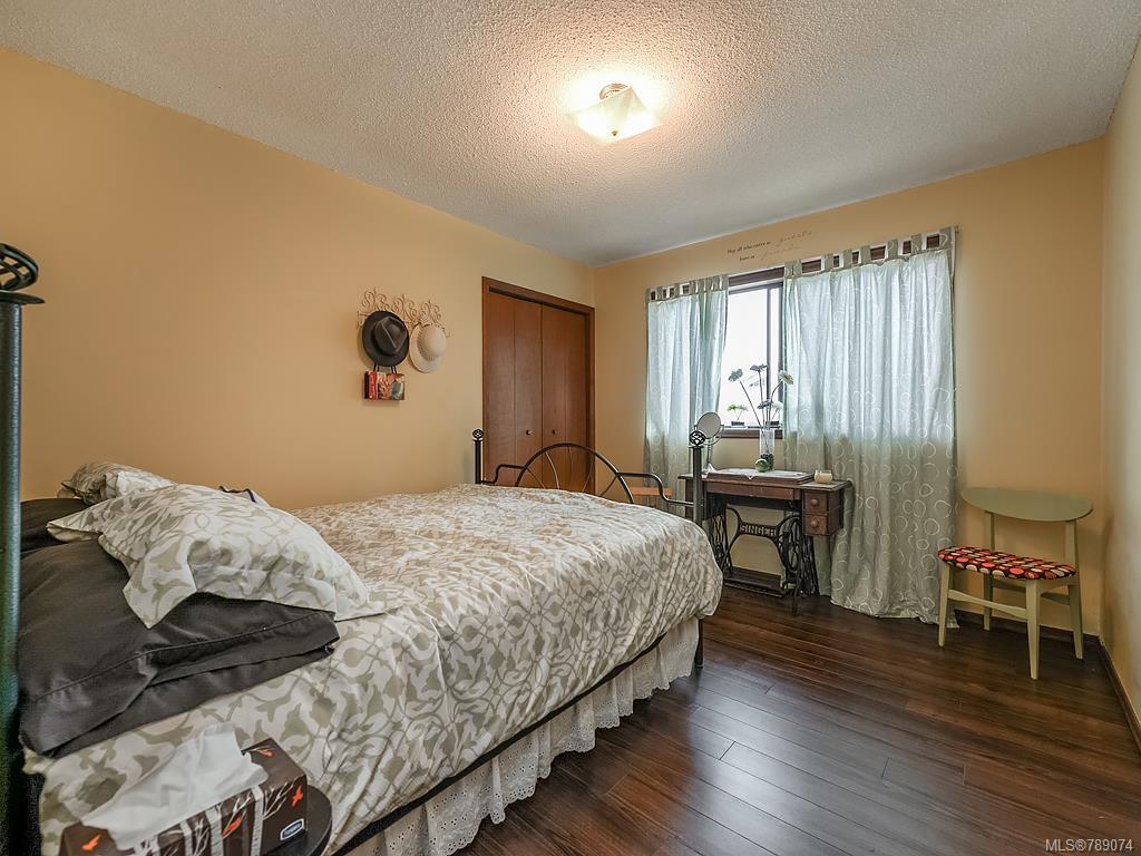 4257 Moorpark Pl, Saanich