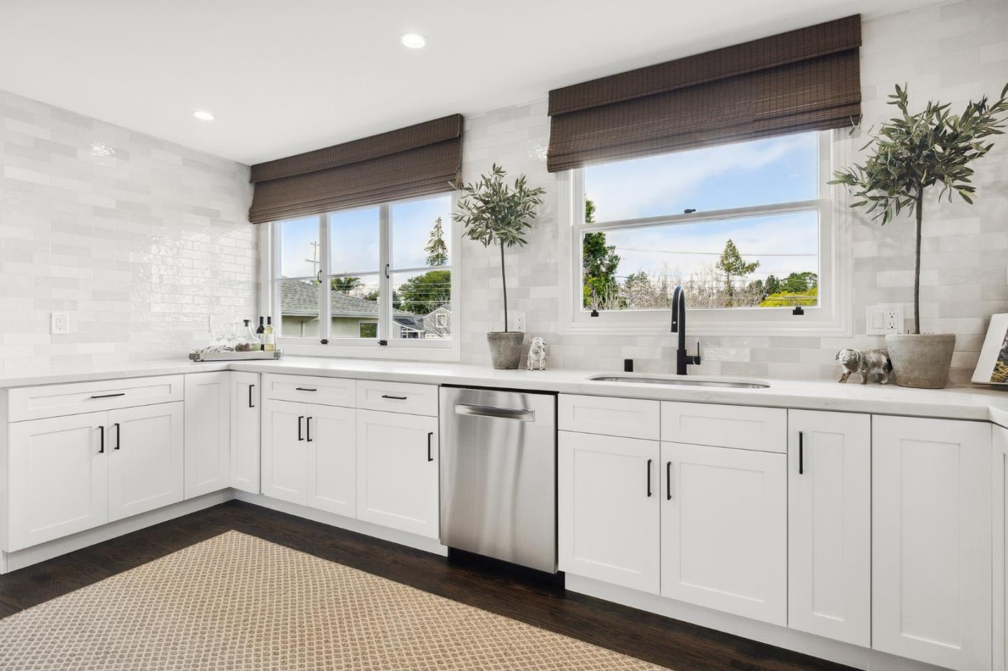 310 W 25th Ave