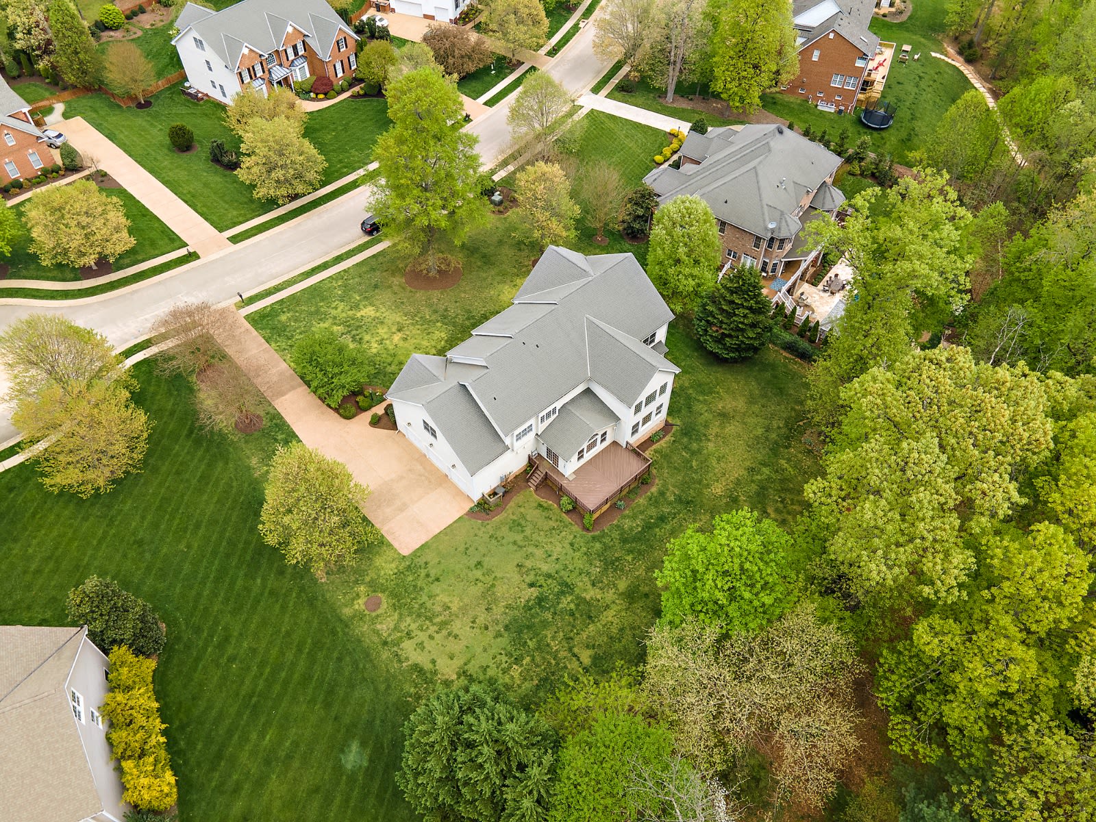 2907 Calcutt Drive
