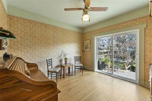 1636 Hollywood Cres