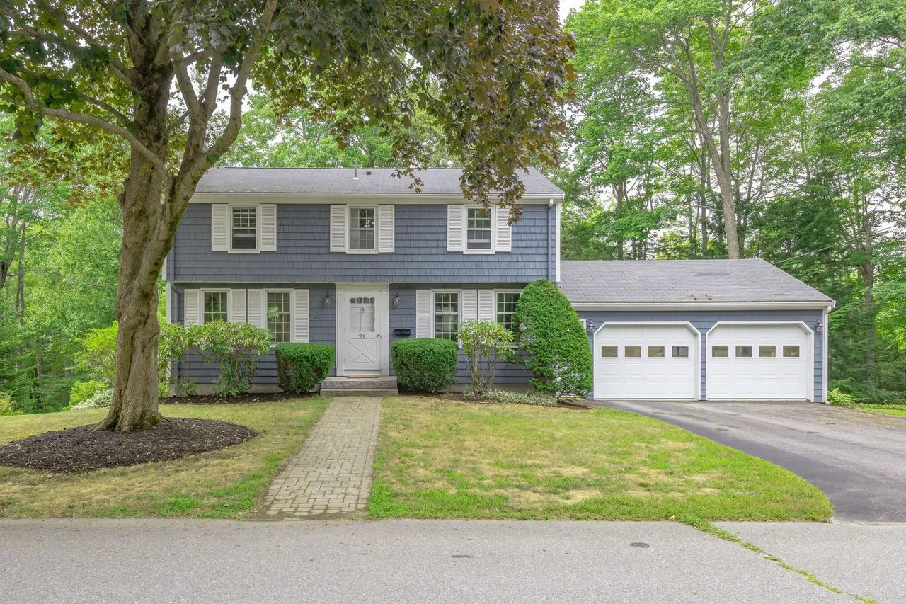 New Listing! 21 Maple Lane, Cape Elizabeth, Maine – $699,000
