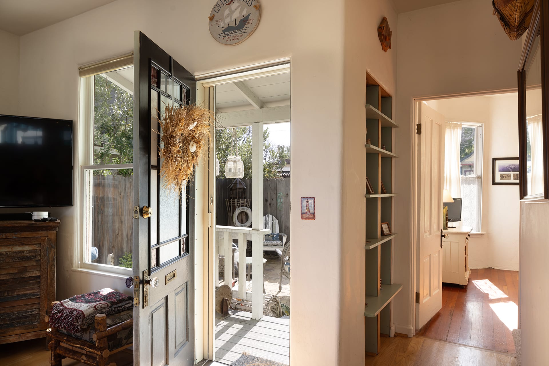 Timeless Victorian Cottage - 106 19th Street
