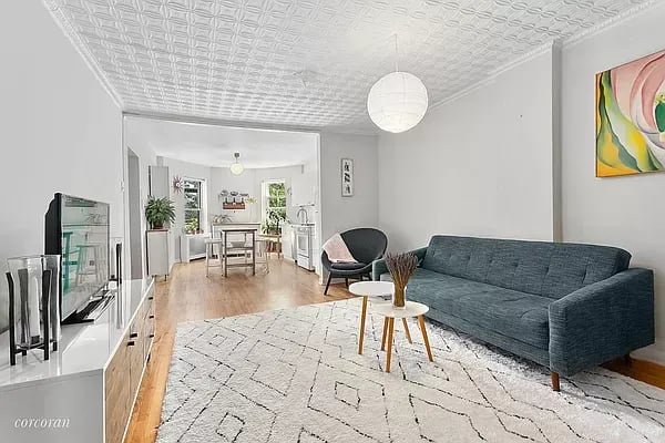 91 6th Ave. Unit: 3A