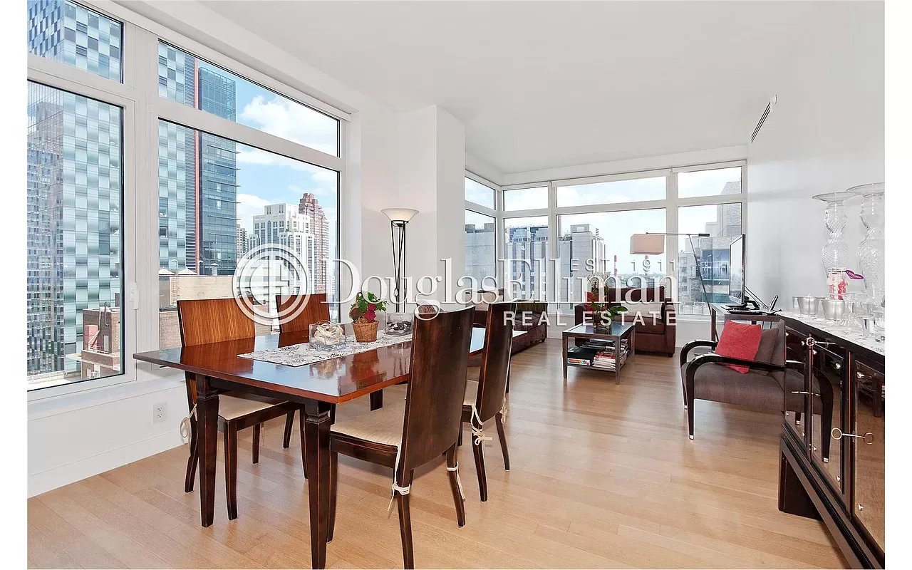 400 East 67th Street Unit: 20C