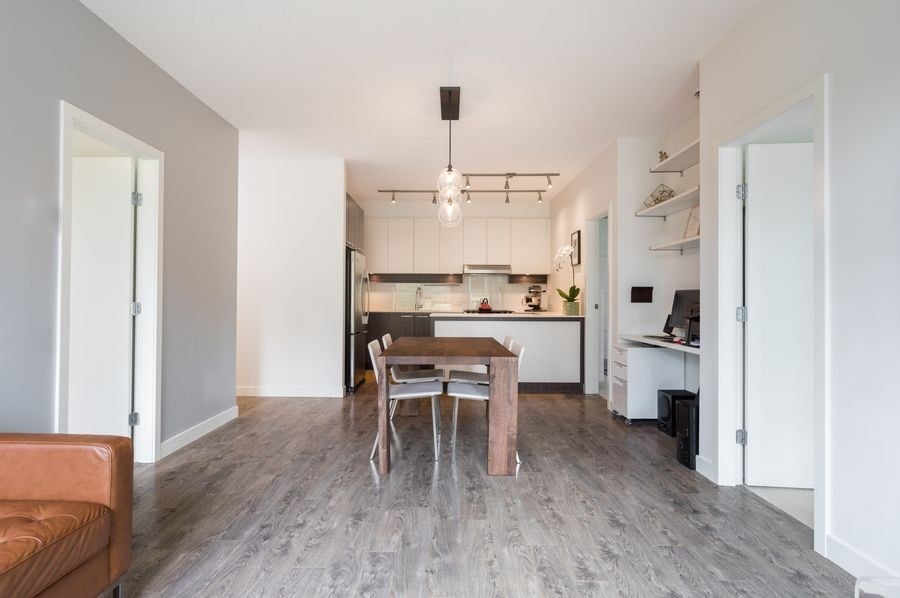 209-555 Foster Ave