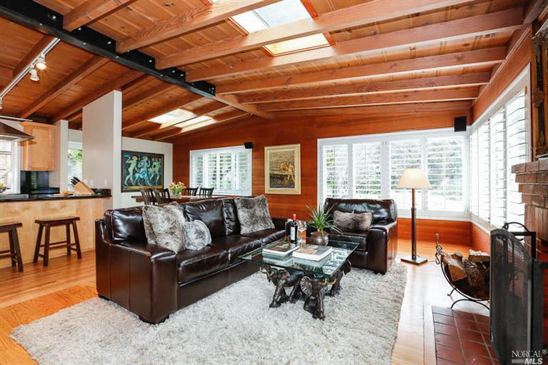 390 Corte Madera Avenue