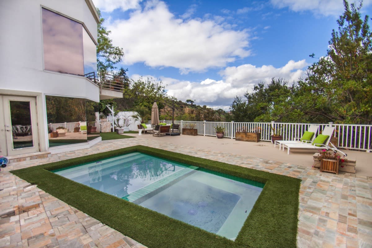 3440 Camino De La Cumbre Sherman Oaks, CA